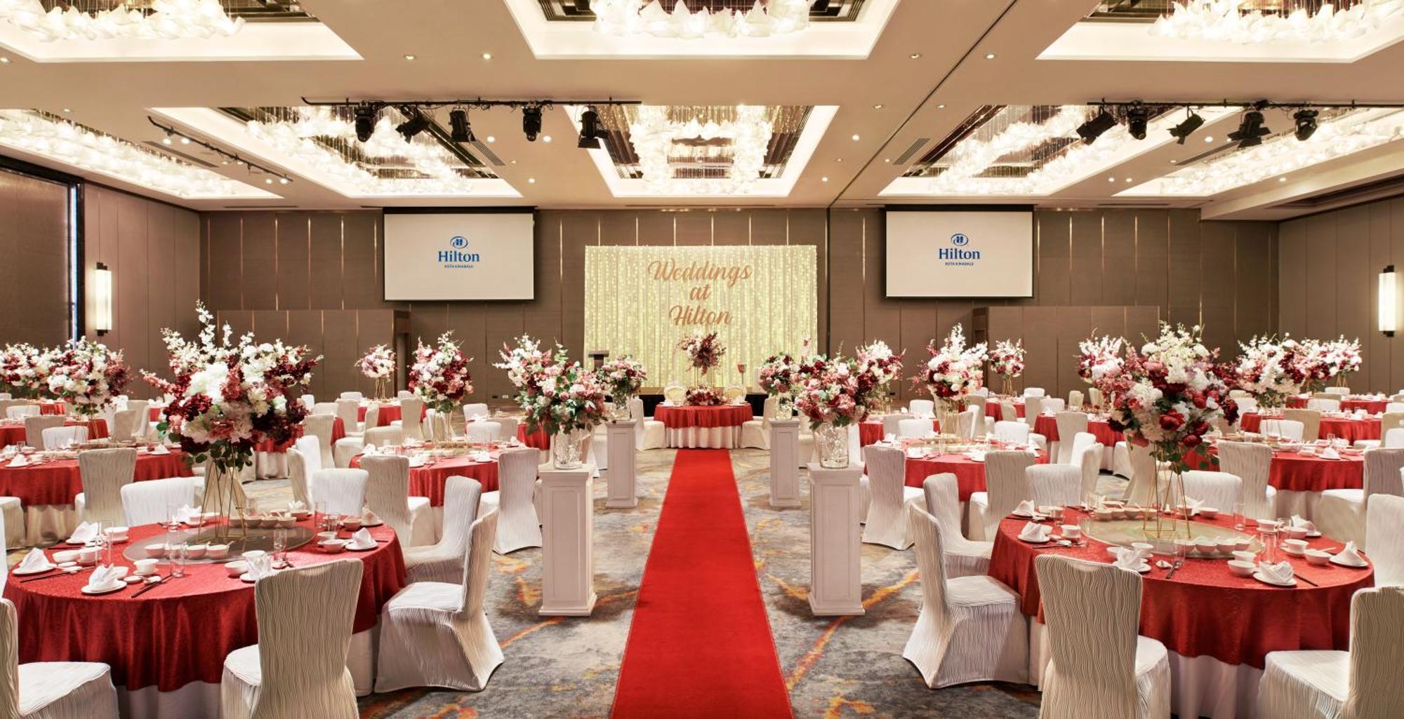 Hotel Hilton Kota Kinabalu Esterno foto Wedding reception at Hilton Singapore