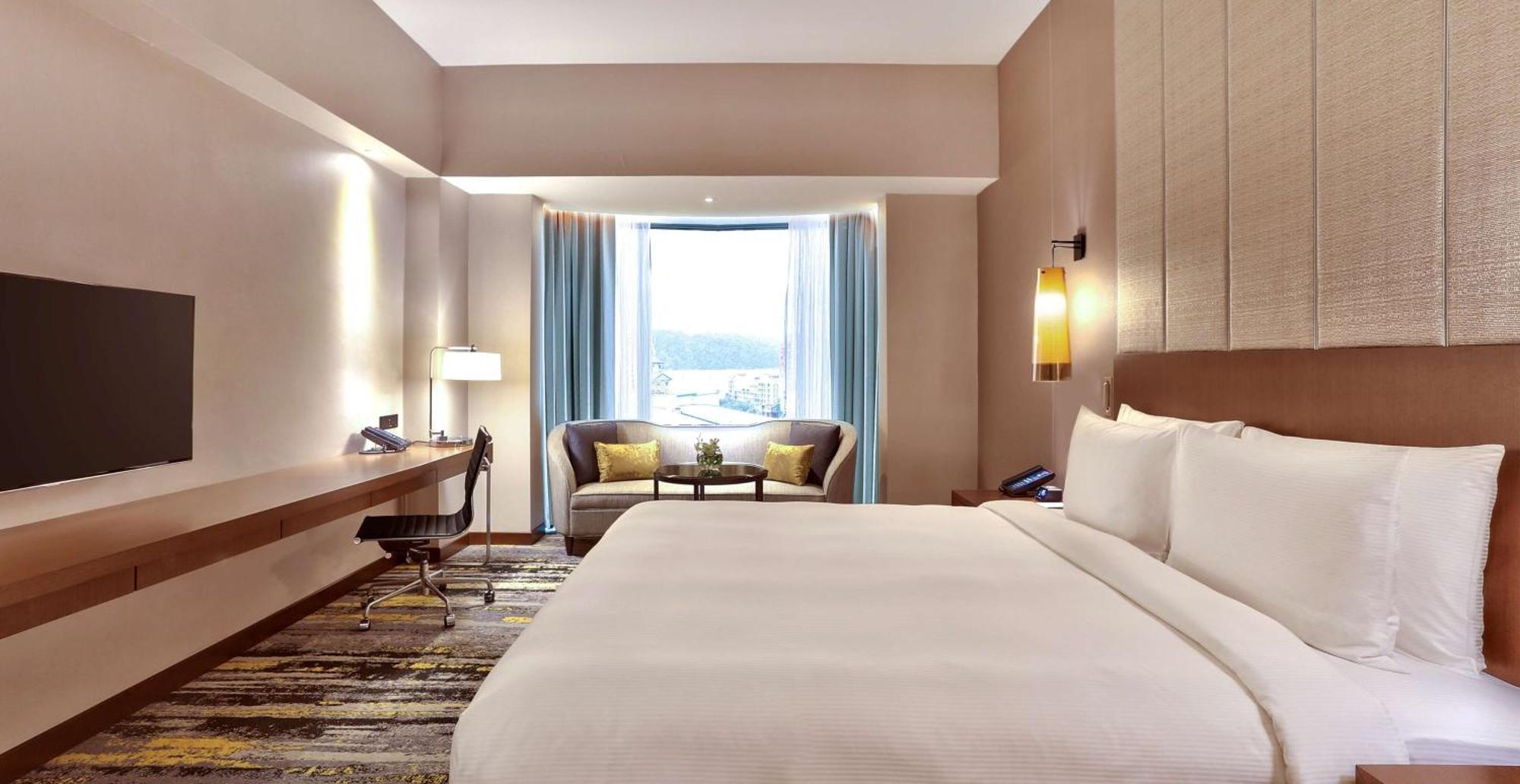 Hotel Hilton Kota Kinabalu Esterno foto